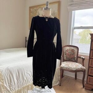 vintage 60s jonathan logan union made black holiday velvet dress size 7‎